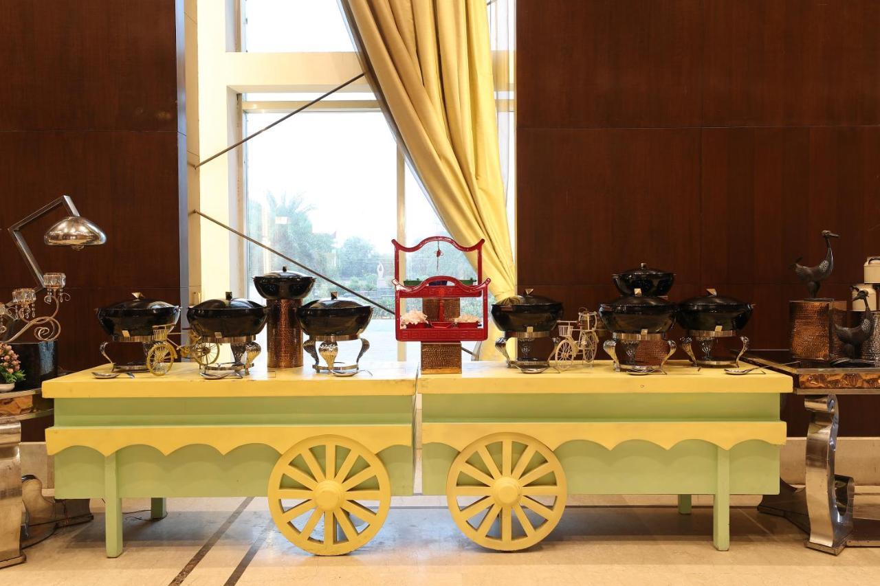 Tivoli Royal Palace Janauli エクステリア 写真