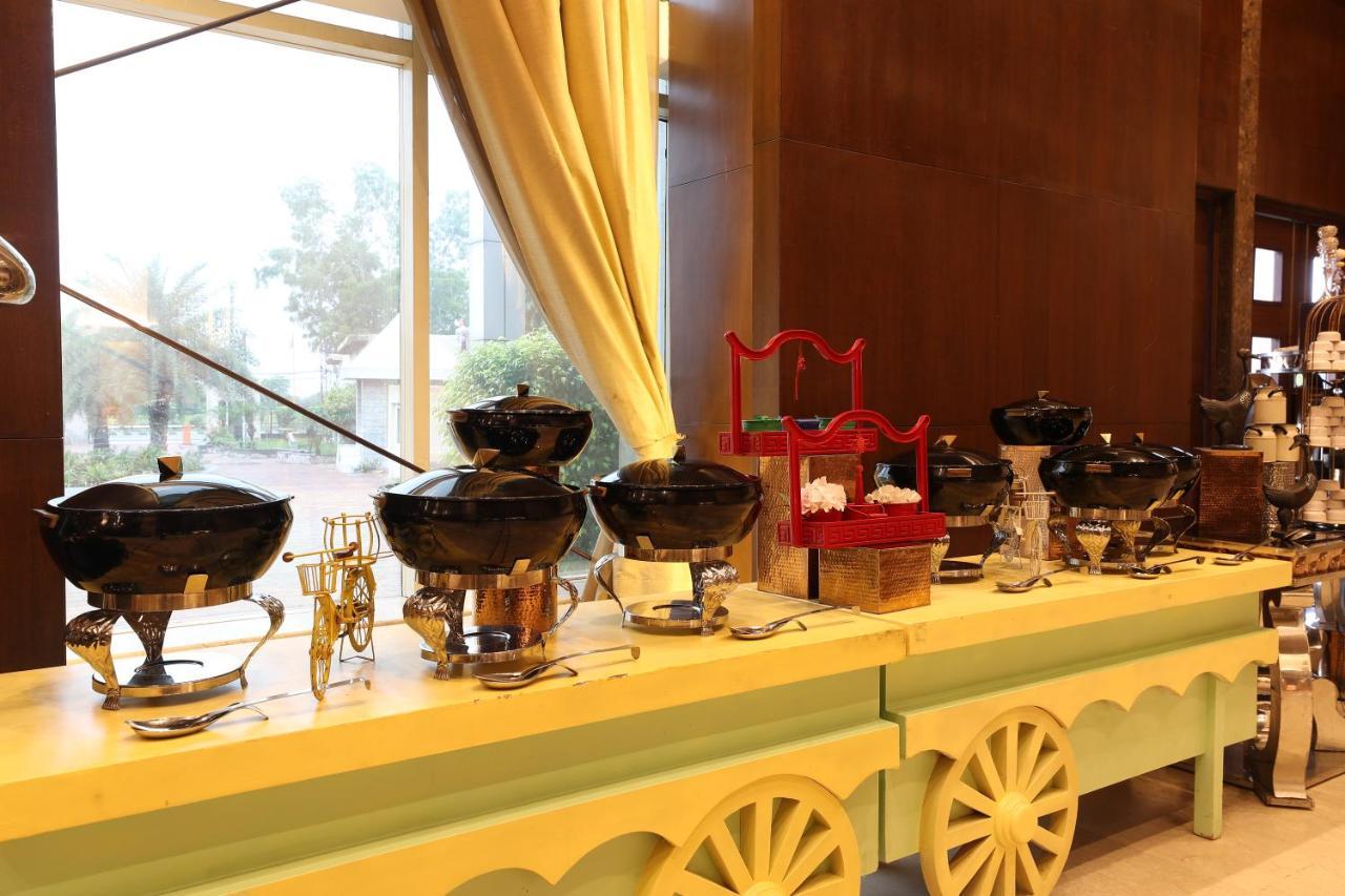 Tivoli Royal Palace Janauli エクステリア 写真