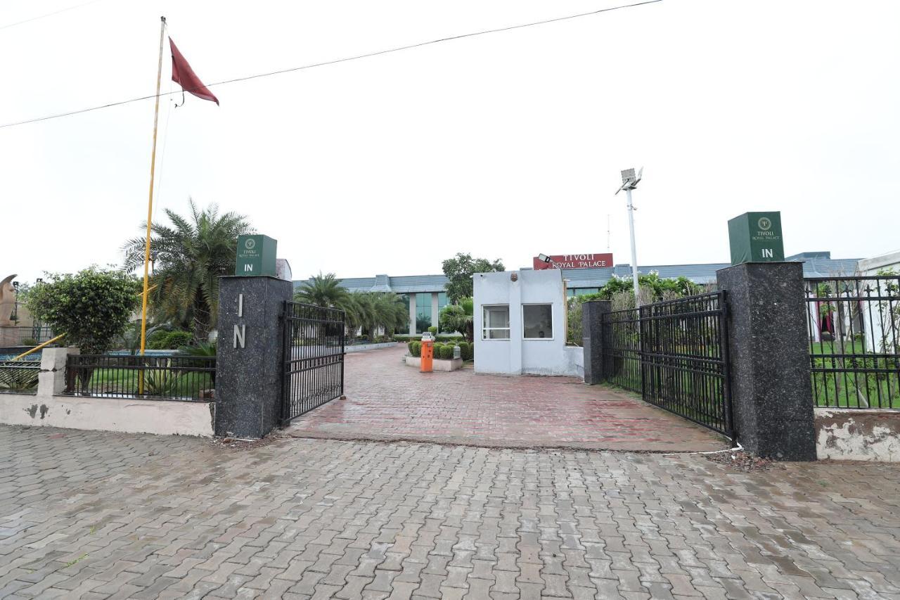 Tivoli Royal Palace Janauli エクステリア 写真