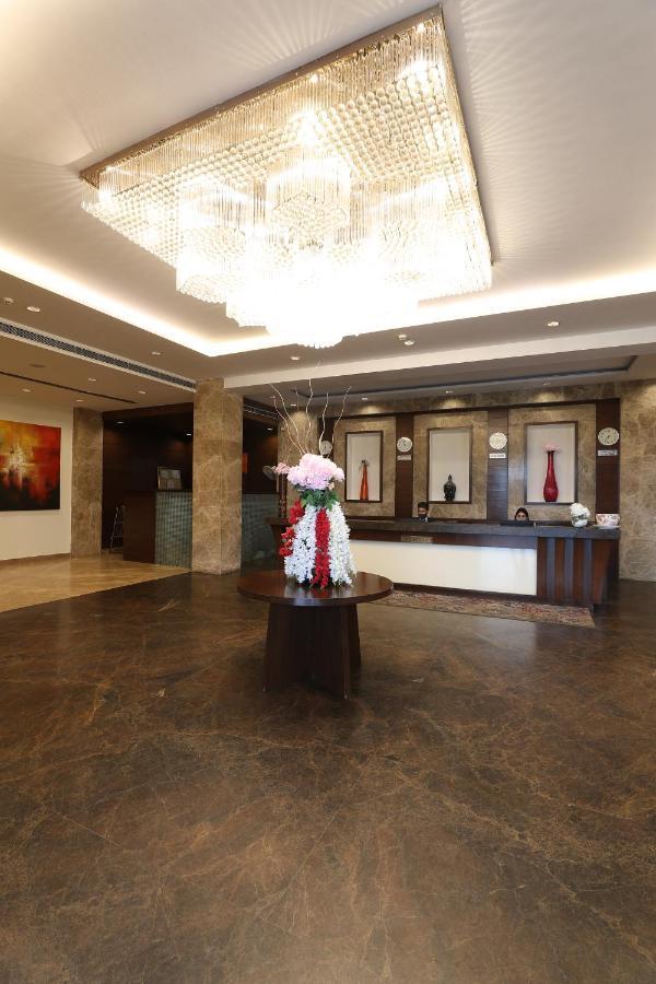 Tivoli Royal Palace Janauli エクステリア 写真