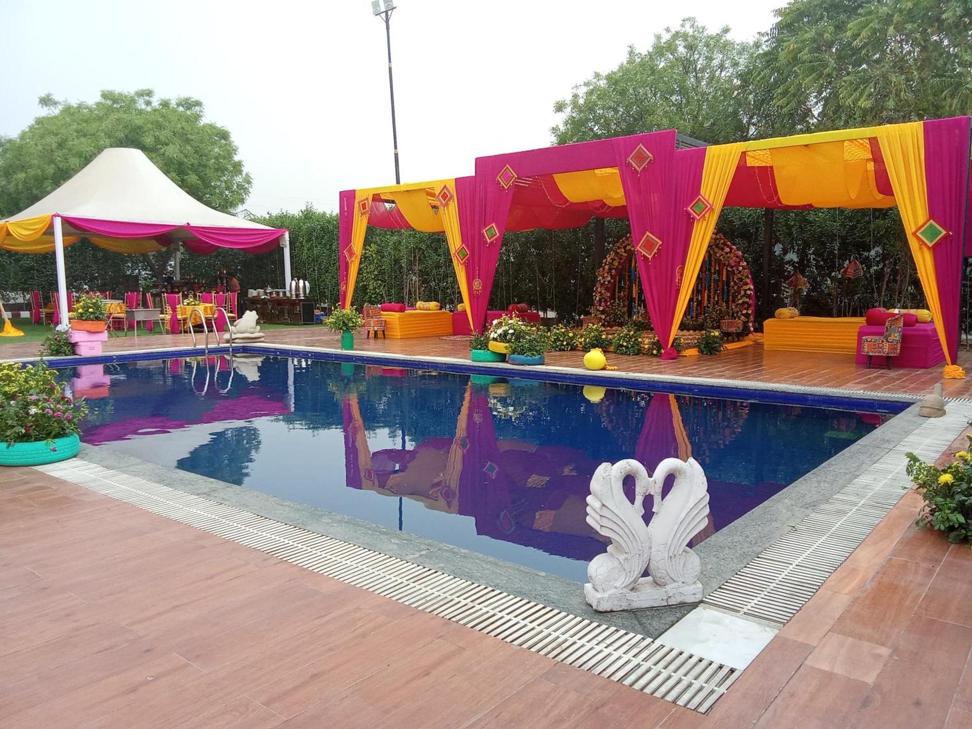 Tivoli Royal Palace Janauli エクステリア 写真